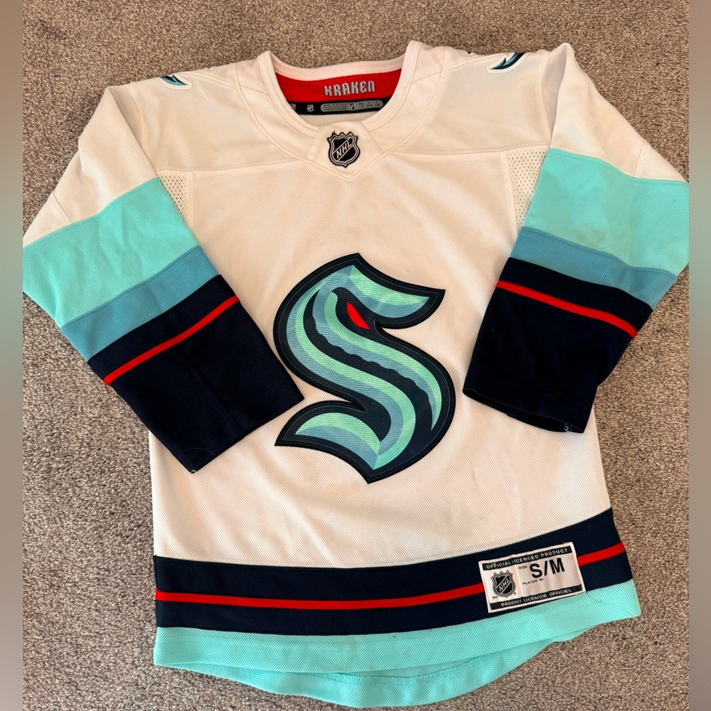 NHL Seattle Kraken Youth S/M premier away jersey white